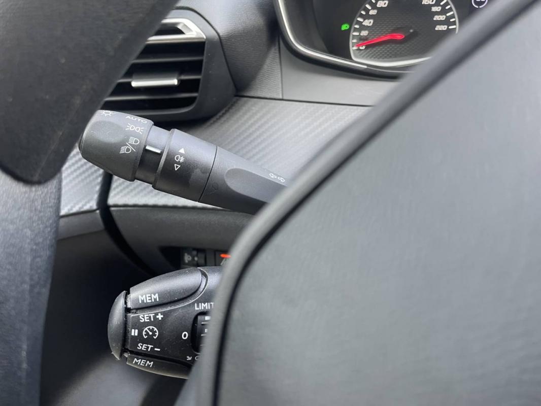 Peugeot 208 - II PureTech 75 S&amp;S Like