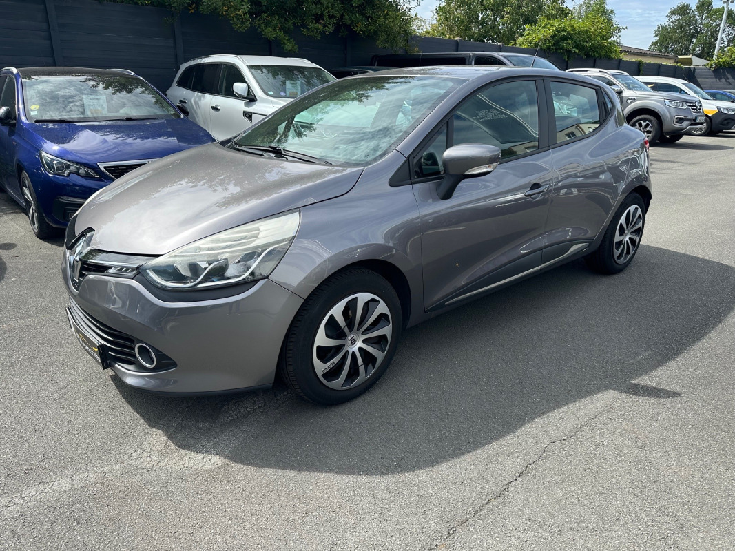 RENAULT CLIO - IV ZEN TCE 90 (2015)
