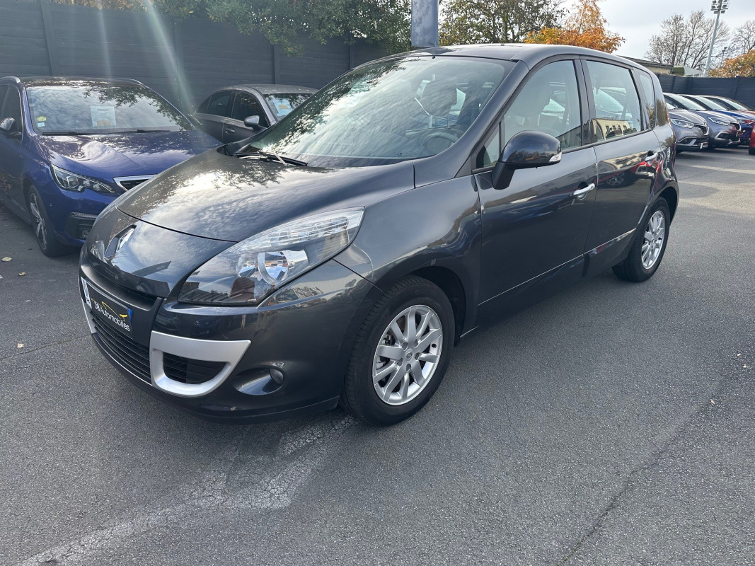 RENAULT SCÉNIC - III 1.5 DCI 110 PRIVILEGE (2009)